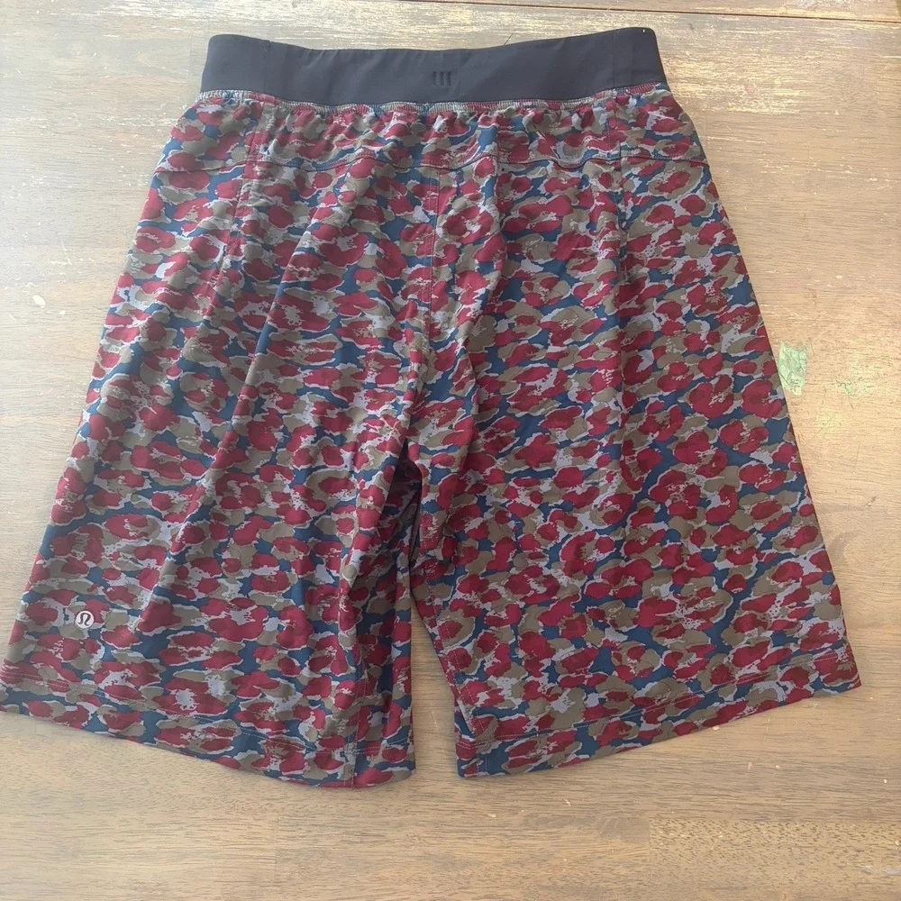 Lululemon Shorts Mens Medium T.H.E. Short Drawstring Athleisure 12
